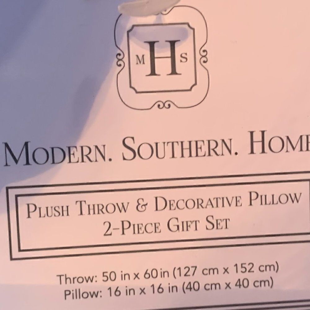 NIB Modern Southern Home Plush Throw & Pillow "Hello Spring" 2-Pc Set - Picture 4 of 4